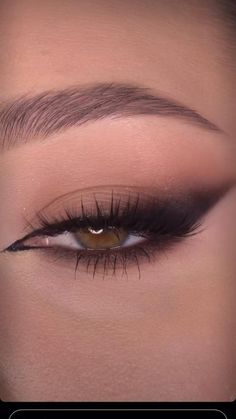 Makeup For Hooded Eyelids, Eyeliner Ideas, Autumn Makeup, Beauty Tutorial, Cute Eye Makeup