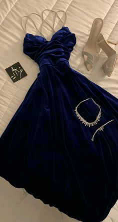 Blue Outfit Birthday, Royal Blue Prom Dress Aesthetic, Blue Velvet Prom Dress, Velvet Homecoming Dress, 21st Birthday Outfit, Hot Prom Dress, Velvet Prom Dress, Blue Velvet Dress, Royal Blue Prom Dresses