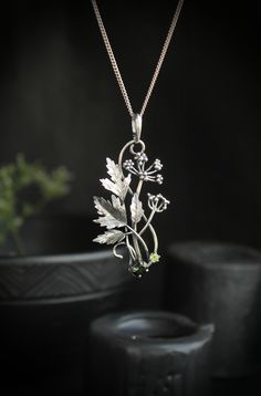 ITEM DESCRIPTION: The size H 5 cm x W 3 cm (2 x 1 1/3 inch). Weight - 5 g. You can buy it with a silver chain or without it. Even simple plants look very elegant. I made one of sterling silver, pretty green tourmaline, and peridot. This unique botanical jewelry looks like a real treasure of wild forest. It is really worthy of being in your precious collection. Expect many compliments on this! This handmade necklace will come to you in a gift box - ready for gifting. The parcel will be sent durin Ursula Jewelry, Parsley Plant, Jewelry Looks, Cow Parsley, Woodland Jewelry, Plant Jewelry, Wild Forest, Nature Necklace, Botanical Jewelry