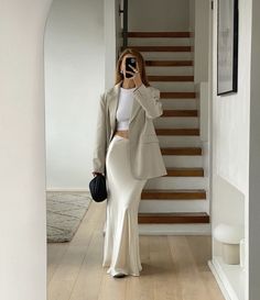 Satin Skirt Outfit, Outfit Elegantes, Chique Outfit, Look Legging, Satin Maxi Skirt, 파티 드레스, Outfit Trends