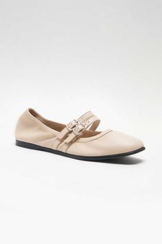 Crafted from smooth, supple leather, these flats are a delicate dance between timeless style and modern whimsy. The soft, feminine hue evokes a sense of springtime gardens and blushing sunsets, while the twin adjustable buckle straps add a touch of... Tulle Pink, Pink Crafts, Bohemian Inspiration, Romantic Summer, Soft Feminine, Summer Festival, Ballet Flat, Be Yourself, Timeless Style