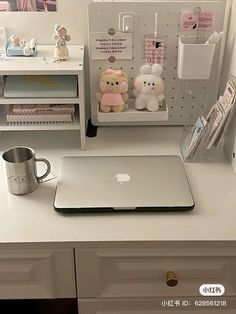 小红书 ID:628561218 Desk Inspiration Bedroom, School Moodboard, Handwriting Examples, Desk Setups, Coquette Room, Desk Area, Study Stationery