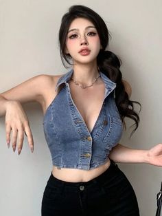 Dreamy Outfits, Oufits Casual, Indonesian Girls, Aesthetic Outfit Ideas, Seductive Clothes, Sweet 16 Dresses, Amazing Outfits, Celebrity Look, Cropped Denim