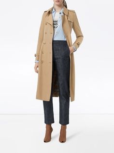 Burberry The Long Chelsea Heritage Trench Coat - Farfetch Trench Coat Outfit, Burberry Trench, Burberry Trench Coat, Coat Outfit, Yoko London, City Dress, Coat Outfits, 10 Reasons, Summer Beach Wear