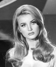 270 mentions J’aime, 3 commentaires - ¿Quieres ser EMBAJADORA? (@chicas.ciclistas) sur Instagram : "@radlfieber - #ChicasCiclistas #cycling #ciclismo #cyclinglife #cyclingwomen #cyclingkit…" Barbara Bouchet, 60s Hair, Diana Dors, 70s Hair, Gene Kelly, Mae West, Usain Bolt, Michael Phelps, Farrah Fawcett