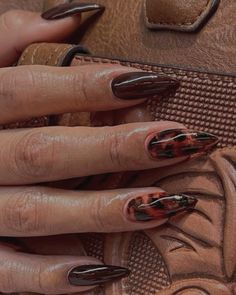 Red Nails Leopard Print, Burgundy Cheetah Nails, Nail Leopard Design, Red And Leopard Print Nails, Nail Inspo Almond Short, Fall Nail Inspo Almond, Red Leopard Nails, Red Leopard Print Nails, Tortishell Nails Design