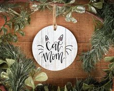 Cat Mom Ornament - Ornaments Wood Burning Ornaments, Cat Christmas Tree Ornaments Diy, Homemade Cat Ornament, Cat Paw Ornament, Black Cat Christmas Ornament, Cat Wood Slice Ornament, Bazaar Ideas, Wooden Ornament, Wooden Ornaments