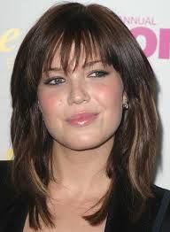 best medium hair cuts for round faces - Google Search Mandy Moore Hair, Medium Shag Hairstyles, Hairstyles For Fat Faces, Long Shag Haircut, Medium Hair Styles For Women, Shag Hairstyles, Mandy Moore, Round Face Haircuts, Short Hairstyle