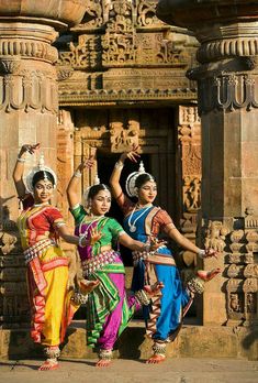 Indian Festivals Photography, Indian Classical Dancer, Bharatanatyam Poses, Dance Of India, India Decor, Mother India, Amazing India, Dancing Drawings, Indian Classical Dance