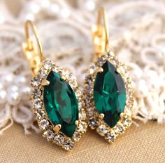 Emerald Crystal earring chic jewelry  14 k plated gold by iloniti, $39.00 Green Marquise Earrings For Formal Occasions, Green Marquise Earrings For Anniversary, Elegant Green Marquise Earrings, Wedding Crystal Earrings For May Birthstone, Elegant Green Marquise Cut Jewelry, Swarovski Drop Earrings, Handmade Wedding Jewellery, Emerald Earrings Drop, Bridesmaids Earrings