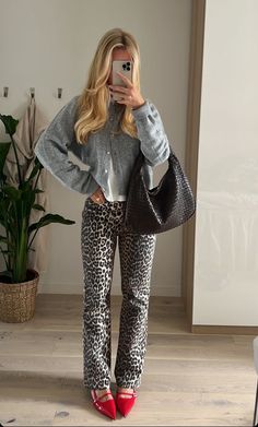 Leopard Print Pants Outfit, Casual Dinner Outfits, Casual Dinner Outfit Summer, Latina Outfits