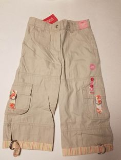 Khaki Capri Outfit, Capri Cargo Pants Outfit, Capri Pants Outfits Summer, Kawaii Jeans, Capris Outfits, Capris Outfit, Y2k Capris, Capri Pants Outfits, Single Clothes