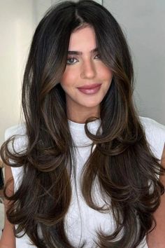 Rambut Brunette, Haircuts For Long Hair With Layers, Simple Prom Hair, Hairstyles For Layered Hair, Prom Hairstyles For Long Hair, Long Layered Haircuts, Long Dark Hair, Blowout Hair