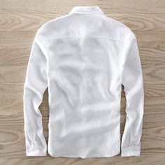 Unser Antonios Long Sleeve Shirt Cotton ist die ideale Mischung aus lässiger Eleganz und außergewöhnlichem Komfort. Dieses anpassungsfähige Kleidungsstück hat ein einfaches, unifarbenes Design, das zu allem passt und somit eine hervorragende Ergänzung Ihrer Garderobe darstellt. Dieses leichte Hemd aus einer hochwertigen Kombination aus natürlichem Leinen und weicher Baumwolle bietet Atmungsaktivität und Strapazierfähigkeit, während es gleichzeitig eine entspannte Passform für den ganztägigen Geb Casual Solid Color Linen Tops, Classic Slim Fit Linen Top, Classic Linen Slim Fit Tops, Solid Collared Linen Shirt, Solid Linen Collared Shirt, Slim Fit Linen Summer Tops, Slim Fit Linen Tops For Summer, Classic Solid Linen Shirt, Slim Fit Linen Button-up Tops