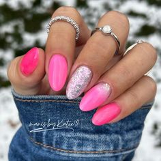 33 Elegant Dip Nail Designs For Any Occasion Accent Nail Designs, Dinner Party Recipes, Nails 2023