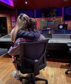 Paul Jason Klein recording studio rockstar boyfriend rockstar girlfriend Singer Bf Aesthetic, Female Music Producer, Aven Brooks, Recording Studio Aesthetic, Ally Dawson, Rockstar Boyfriend, Netflix 2023