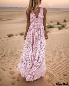 OliviaMark - Chic V-Neck Sleeveless Maxi Dress - Polka Dot Bohemian Beach Vacation Resort Dress Bohemia Dress, Bohemian Dresses Long, Holiday Maxi Dress, Boho Chique, Spring Dresses Women, Maxi Long Dress, Polka Dot Maxi Dresses, Dress Sleeve Length, Boho Midi Dress