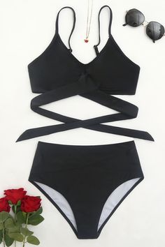 CLIQUEZ SUR « AJOUTER AU PANIER » POUR OBTENIR LE VÔTRE ! 


 Mettez l'été en flammes dans ce joli bikini noir classique à couverture complète sur l'épaule. 


 Ce costume est plus que mignon et prêt pour le plaisir et le soleil. Nouveau pour notre collection Printemps/Été 2023.

 Détails 







 La couleur noire 






 Style: Coquin 






 Type de motif : noir. 






 Type de fond : couverture complète

 Type de soutien-gorge : soutien-gorge sans fil , dos nu – sur l'épaule. 






 Encolure : Licol

 Inclus : Haut et Bas 






 Tissu : hautement extensible 






 Matériel:Polyester 






 Composition : 82% Polyester, 18% Élasthanne 






 Conseils d'entretien : lavage en machine, pas de nettoyage à sec 

















 Tableau des tailles 


  

  


 Livraison gratuite s Modest Tankini, Bra Types, Full Coverage Bra, Style Noir, Black Bottoms, Mens Swimwear, Yoga Clothes, Jeans Dress, Women Swimsuits