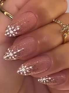 24pc Short frosted snowflake drill fake Nails with glue Christmas autumn/winter sweet girls wearable press on nails short coffin Winter Nails Gel Classy, Almond Nails With Gold, French Almond Nails, French Almond, Winter Nails Gel, Nails With Gold