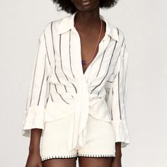 Lapel Collar Blouse With V-Neck With Full Long Sleeves. Front Pleat With Tie Detail. Asymmetric Hem. Front Button Closure. White Peasant Blouse, Blouse Zara, Basic Blouses, Black Sheer Blouse, High Low Blouse, Rib Knit Top, Zara Shirt, Zara Blouse, Oversized Blouse