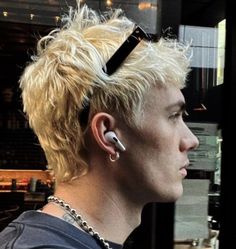 Evan Rosier, Bleached Hair Men, Men Blonde Hair, Buzz Cut Hairstyles, Mens Haircuts Short Hair, Men Haircut Curly Hair, Bleach Blonde Hair, Men Hair Color, Hair Inspiration Short