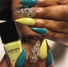 Shiny Nails Designs, Pointed Nails, Stiletto Nails Designs, Christmas Nails Acrylic, Nails Only, Trendy Nail Design, Girls Nails, Beautiful Nail Designs, Cute Nail Designs