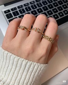 Manifestation 1111, Jewelry Inspo Gold, Gold Dainty Jewelry, Mini Vlogs, Jewelry Stack, Ring Inspo, Pretty Jewelry Necklaces