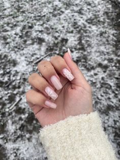 Nude Nails Snowflake, White Winter Nails Snowflakes, Milky White Nails With Snowflakes, Nude Nails With Snowflakes, Christmas Nails Milky White, Milky Winter Nails, Milky White Nails Christmas, Mail Inspo Winter, Milky Christmas Nails