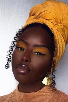 Outfit Ideas January, Yellow Eye Makeup, Brunette Ombre, Yellow Makeup, Yellow Eyeshadow, Brown Skin Makeup, Mode Turban, Face Beat