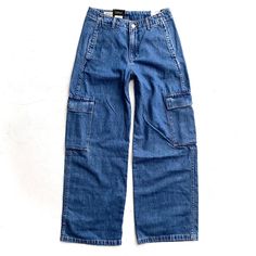 This Listing Is For Levi's Jeans. New With Tags Baggy Cargo - Mid Rise - Straight Leg A85400000 Wash: Cause & Effect 100% Cotton Size On Tag: 25 X 28 Waist: 27" Rise: 10.5" Inseam: 27.5" Levi's Denim Blue Workwear Bottoms, Levi's Denim Blue Pants With Pockets, Levi's Wide Leg Blue Pants, Blue Utility Jeans For Everyday, Casual Blue Cargo Jeans, Levi's Blue Bottoms For Streetwear, High Rise Blue Cargo Jeans For Workwear, Blue High Rise Cargo Jeans For Workwear, Everyday Blue Cargo Jeans With Pockets