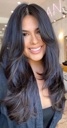 Haircute Woman Long, Medium Layers Face Framing, Hair Cuts Ideas Layers, Medium Length Haircut With Front Layers, Black Hair Long Hairstyles, Layer Front Hair, Womens Haircuts Medium Long Layers, Long Hair Layers Straight Bangs, Long Layered Haircuts Dark Hair