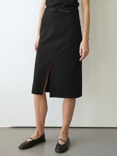 Knee-length pencil skirt in woven fabric with front slit. Regular waist, back zip, front welt pockets and belt. Lined.- Midi- Regular waist- Regular fit Midi Skirt Black, Knee Length Skirt Pencil, Black Midi Skirt, Skirt Black, Welt Pockets, Woven Fabric, Pencil Skirt, Knee Length, Midi Skirt