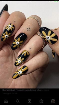 Floral Nails Designs, Bones Nails, Bone Nails, Dead Nails, Fall Nail Art Ideas, Hippie Nails