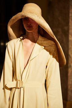 Fashion Editorial, Brim Hat, Ladies Tops Fashion, Womens Fashion Trends, Ny Times, Moda Fashion, Fashion Tops, Mens Fashion Casual, Hat Fashion