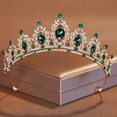 Emerald Green Quinceanera Theme, Princess Headdress, Halloween Costume Wedding, Rhinestone Wedding Hair Accessories, Baroque Crown, King And Queen Crowns, Fantasy Crown, Quinceanera Crown, Quinceanera Themes Dresses