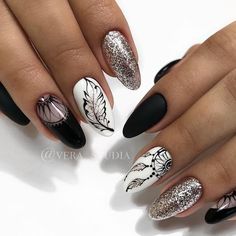 Маникюр, красота до кончиков ногтей. — ПЕРО идеи дизайна ногтей | OK.RU Winter Nail Art Designs, Feather Nail Art, Black And White Nail, Feather Nails, Winter Nails Acrylic, Black Nail Designs, White Nail