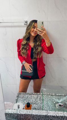 Blazer Rojo Outfit Noche, Rbd Outfits Ideas Concert Roberta, Rbd Concert Outfits Ideas, Red Blazer Outfit Night, Rbd Concert Outfits, Outfit Blazer Rojo, Outfit Rbd, Rbd Outfits Ideas Concert, Rbd Concert