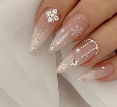 Bridal Nails Winter Wedding, Snowflake Nail Design Almond, Snow Queen Nails, Pink Winter Wonderland Nails, Snowflake Acrylics, Noel Nail Art, Snow Flake Nails Design, Snowflake Glitter Nails, Silver Snowflake Nails