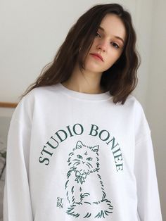 BONIEE is a clothing brand that seeks to capture daily life in goods with the slogan ‘stories are melted in our goods’.- New cay symbol printing on the front- Soft touch cotton used sweatshirts- Great to match with any types of bottom- Comfortable to wear White Cotton Sweatshirt With Text Print, White Cotton Graphic Tee Sweatshirt, Trendy White Sweatshirt With Branding, White Sweatshirt, Daily Life, Clothing Brand, Printed Shirts, Casual Wear, Lookbook