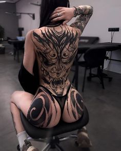 Full Body Tattoo Women Japanese Style, Full Back Tattoo Women Japanese, Japanese Back Tattoo Women, Book Tattoos, Screen Art, Tattoed Women, Japanese Tattoos, Full Body Tattoo, Girl Tattoo