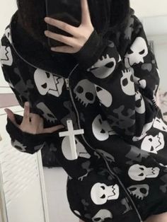 Goth Tops, Streetwear Harajuku, Harajuku Goth, Punk Skull, Straight Clothes, Skull Hoodie, Winter Vintage, Style Basics, Hoodie Cardigan