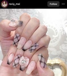 Enhypen Xo Nails, Almond Nails Douyin, Neapolitan Nails, Neopolitan Nails, Thai Nails, Simple Korean Nails, Korea Nails Design, Nail Douyin, Bow Nail Art Designs