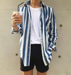 O Melhor Blog de Moda Masculina do Brasil. Mens Street Style Summer, Mens Beach Style, Street Style Summer Outfits, Look Grunge, Outfit Street, Skateboarder, Stylish Mens Outfits, Street Style Summer, Summer Outfits Men