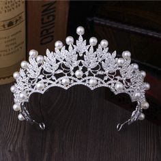 Women's Crystal / Pearl Silver Plated Hair Crown - wnkrs Queen Tiara, Bridal Jewelry Pearl Sets, Crystal Crown Tiaras, Bridal Crown Tiara, Prom Suit, Wedding Hair Head Piece, Crystal Bridal Tiaras, Bride Tiara, Pearl Tiara