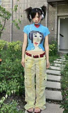 Summer Outfits Chinese Street Style, Colorful Avant Garde Fashion, Skater Clothes Guy, Funky 90s Outfits, Harajuku Y2k Fashion, 2000s Harajuku Fashion, Japan Y2k Fashion, Y2k Japanese Fashion, Japanese 90s Fashion