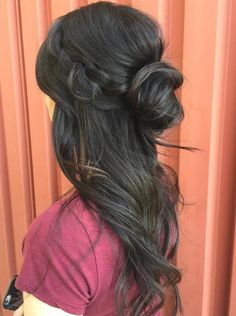 Loose Half Up Bun With A Crown Braid Straight Prom Hair, Half Braided Hairstyles, Half Bun Hairstyles, Half Up Bun, Half Bun, Hairstyles Braid, Super Easy Hairstyles, Half Up Half Down Hair Prom, Half Ponytail