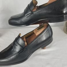 11.5 M Black Slip-On Loafers Handmade Genuine Leather Spain Emilio Magnanni.....Wonderful Condition... Leather Loafer Shoes, Loafers Shoes, Shoes Color, Black Slip Ons, Leather Loafers, Slip Ons, Loafer Shoes, Men's Shoes, Genuine Leather