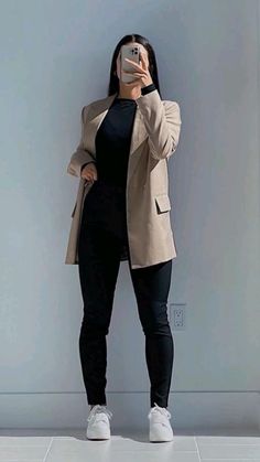 Fashionable Work Outfit, Cute Work Outfits, Mode Zara, Office Casual Outfit, Outfit Mujer, Business Casual Outfits For Work, Elegante Casual, Classy Casual Outfits, Stylish Work Outfits