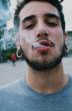 Septum Piercing Men, Piercing Facial, Piercing Bouche, Mouth Piercings, Men's Piercings, Septum Piercing Jewelry, Septum Piercings, Piercings Unique, Facial Piercings