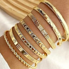 This Stunning Set Of Goldtone Open Bangle Bracelets Is A Versatile And Luxurious Addition To Any Accessory Collection. Made From High-Quality Alloy, And Imprinted With Distinctive Designs, The Bracelets Offer A Touch Of Elegance To Any Outfit. Mix And Match, Wear One, Two, Three Or All Of Them For A Different Look For Every Occasion. Nwt Boho Chique, Open Bangle Bracelet, Twisted Bangle, The Bangles, Open Cuff Bracelet, Bangle Bracelet Set, Stil Elegant, Cuff Bangle Bracelet, Gold Bracelets